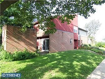 4th image of 104 Argyll Ct