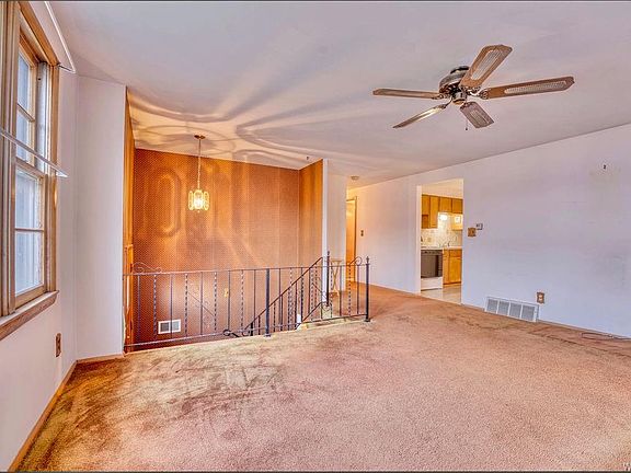 3rd image of 50 Hackett Dr