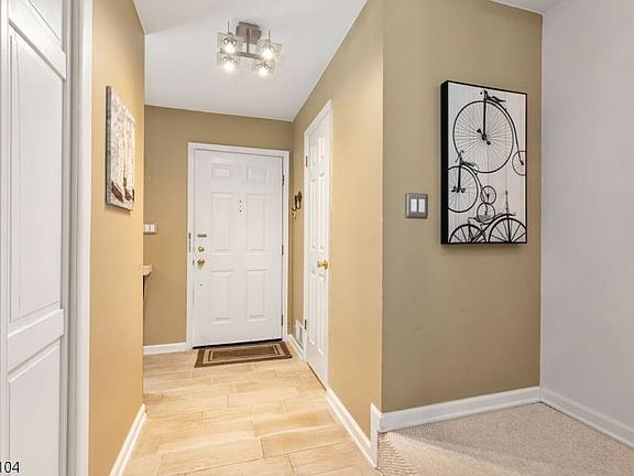 3rd image of 102 Red Crest Ln