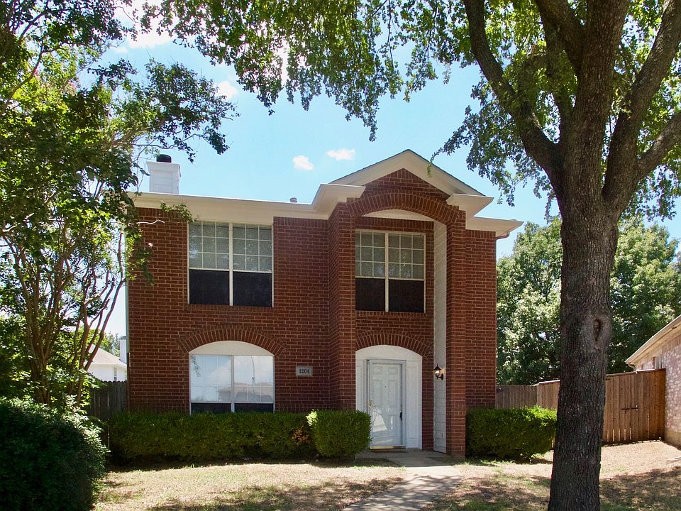 1st image of 1204 Clark Cir