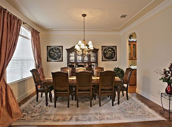 4th image of 5835 Palo Pinto Ave