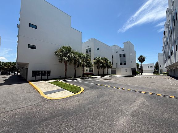 5th image of 1332 W Gray St #7