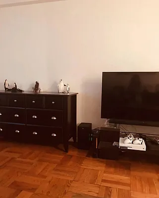 Rented by E Realty International Corp | media 19