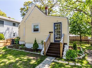 104 Benbridge Ave, Warwick, RI 02888