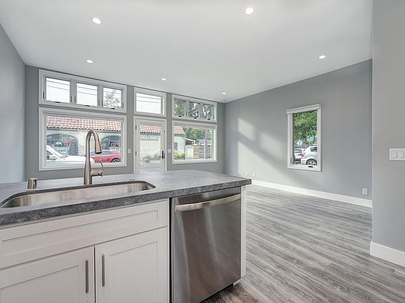 5th image of 2129 51st St