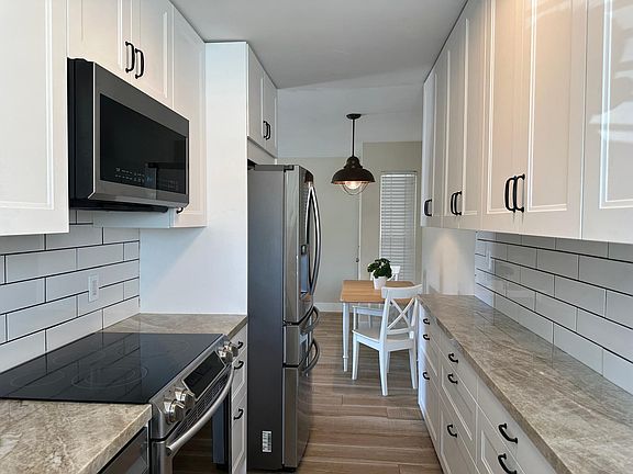 3rd image of 1401 Reed Ave Unit 4