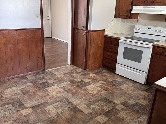 3rd image of 213 NE Fenway Ave