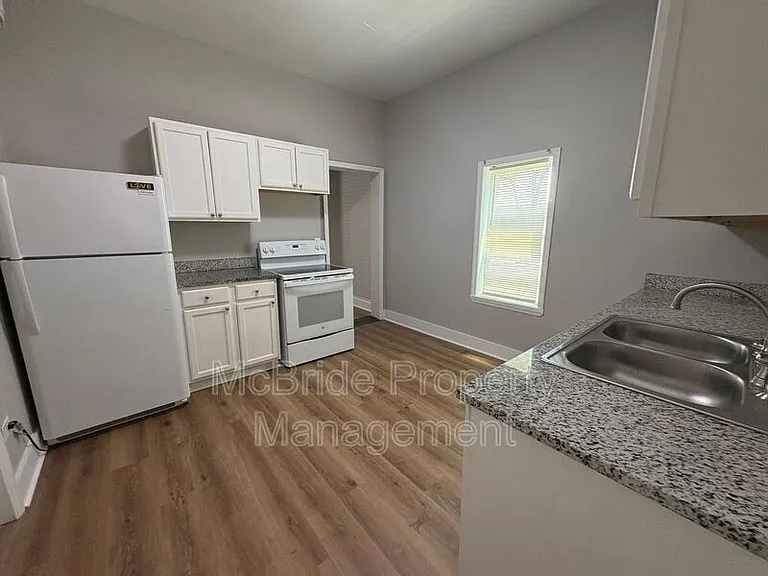 1836 Greene St — Photo 7