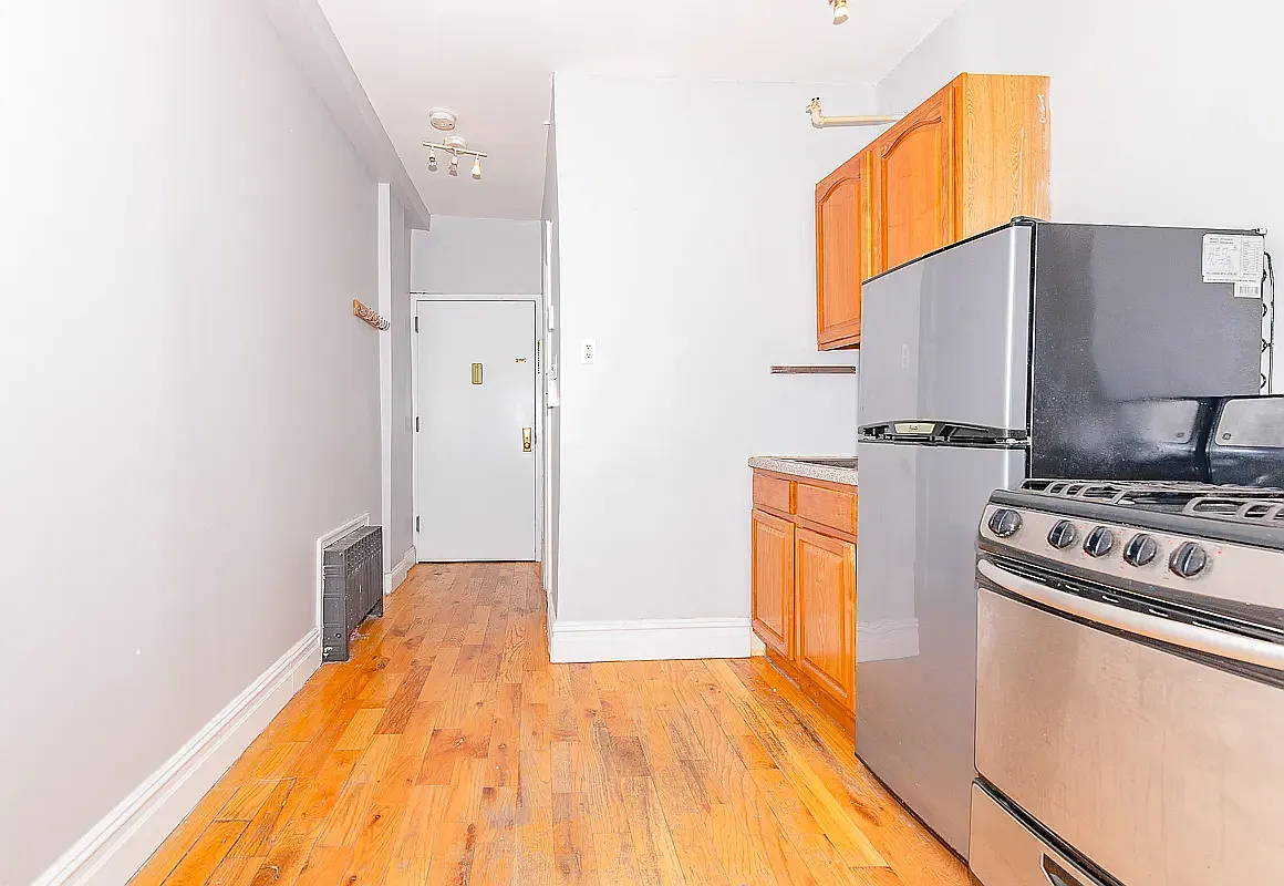 707 Sterling Place — Photo 3