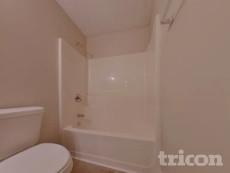 611 Hemlock Ct — Photo 17