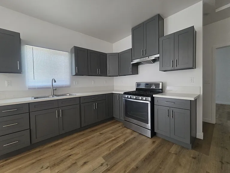 1209 W King St — Photo 4