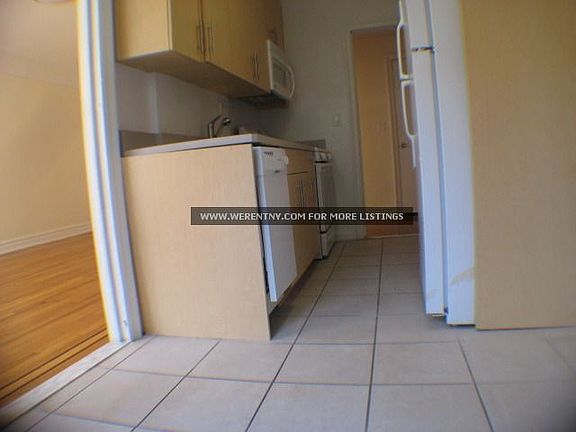 5th image of 4308 40th St APT 6E