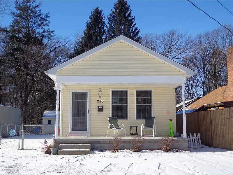 210 Kelso Dr photo 1