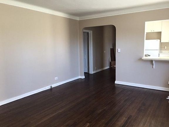 2nd image of 102 Woodside Grn APT 2