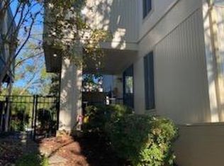 1823 N Shore Ct, Reston, VA 20190