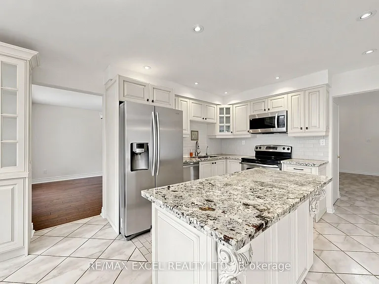 21 Mary Gapper Cres — Photo 12