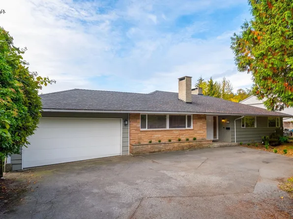 775 Southborough Dr, West Vancouver, BC V7S 1N1