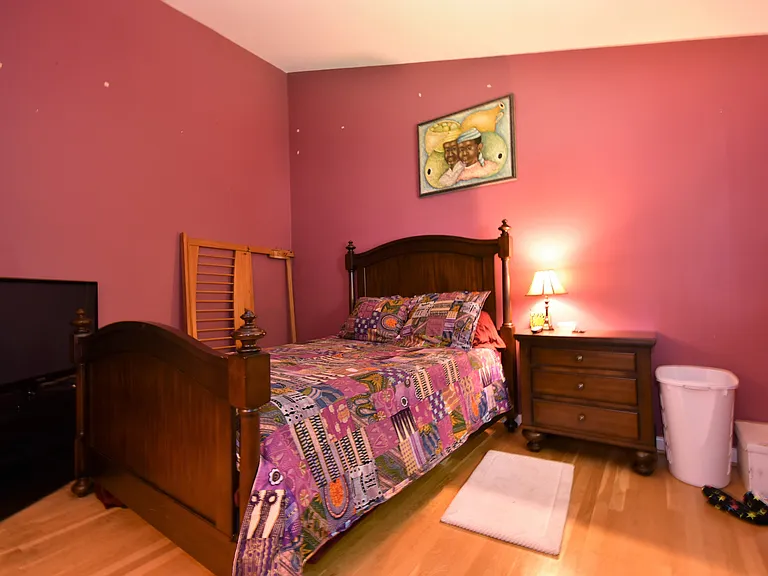 305 Hillsboro Dr — Photo 10