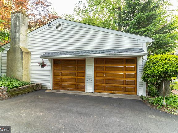 4th image of 104 Moredun Ave