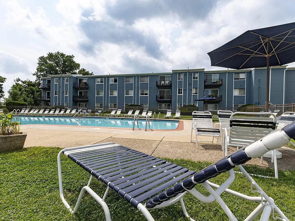 Arbor Lane Apartments Pool
