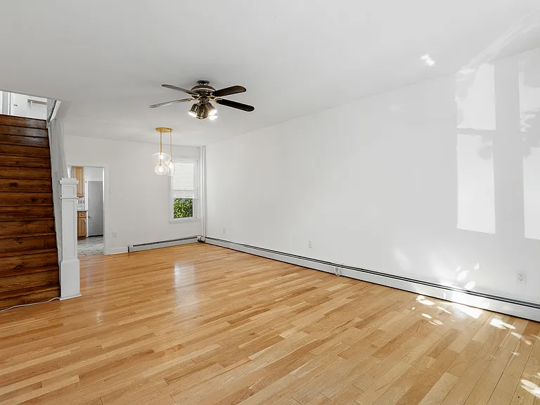 2426 E Indiana Ave — Photo 18