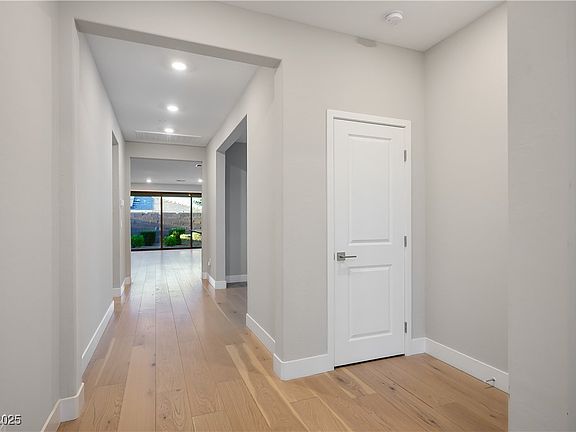 4th image of 9576 Bloodstone Ln