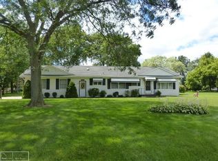 51741 Romeo Plank Rd, Macomb, MI 48042