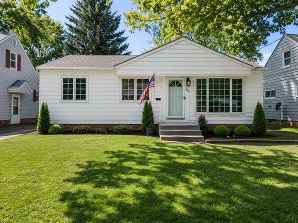 762 E 305th St, Eastlake, OH 44095