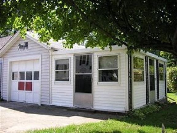 3rd image of 434 West St
