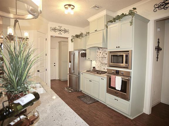 4th image of 12250 Woodland Cir
