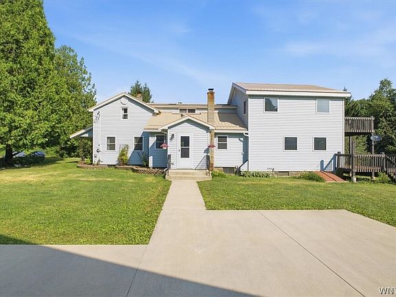 3rd image of 2092 E Hill Rd