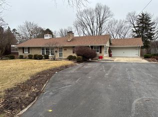 432 N Kingsway Dr, Aurora, IL 60506