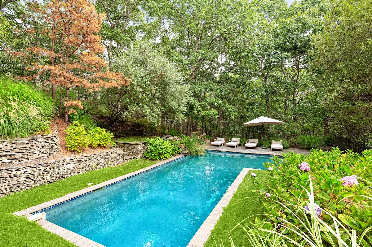 Building Photo - 1620 Deerfield Rd