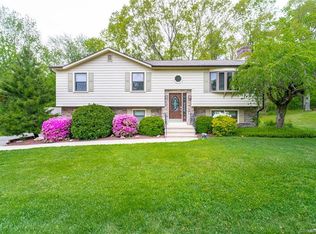 15 Rabbit Rock Rd, East Haven, CT 06513
