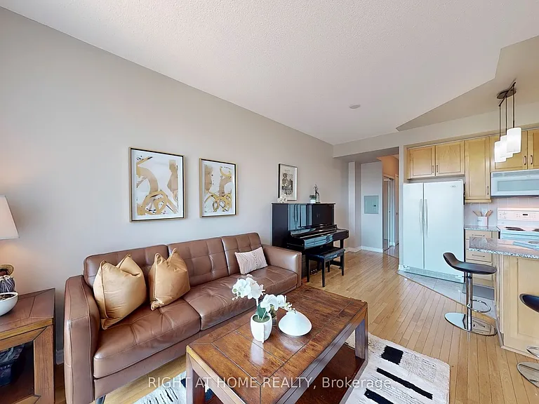 60 Byng Ave #1612 — Photo 9