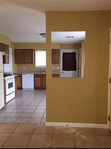3405 Shangri La Dr — Photo 5