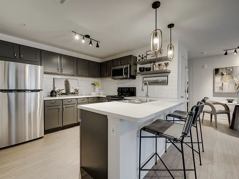 Brentwood Apartments — Photo 48
