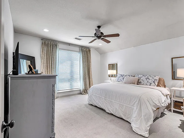 5908 Pedernales Dr — Photo 16