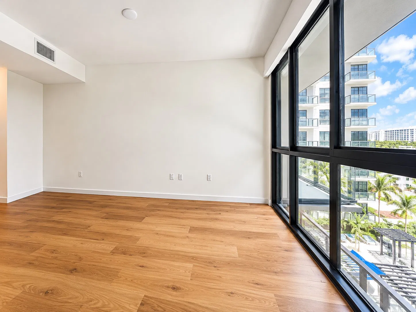 2 bed, 2.5 bath, 1500 sqft, $5,150 — Photo 3