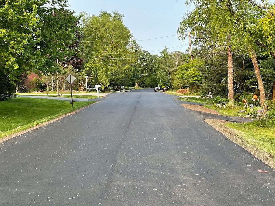 2nd image of 226 N Shore Dr