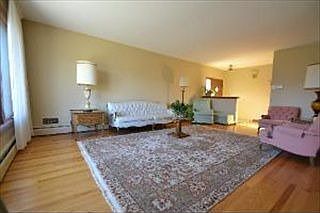 2nd image of 10132 S Komensky Ave