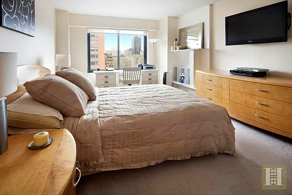 Rented by Halstead Real Estate | media 27