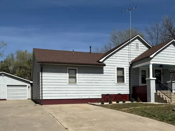 722 W A Ave, Kingman, KS 67068