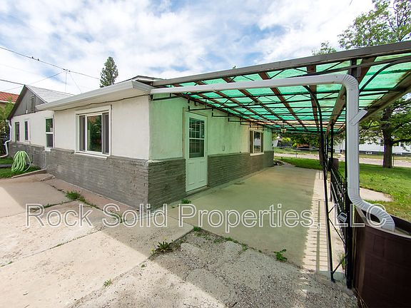 5th image of 210 Seymour Ave