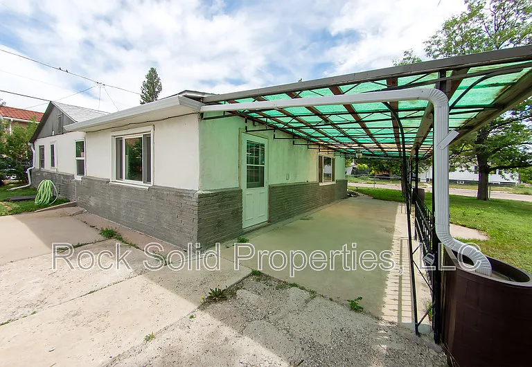 210 Seymour Ave — Photo 5