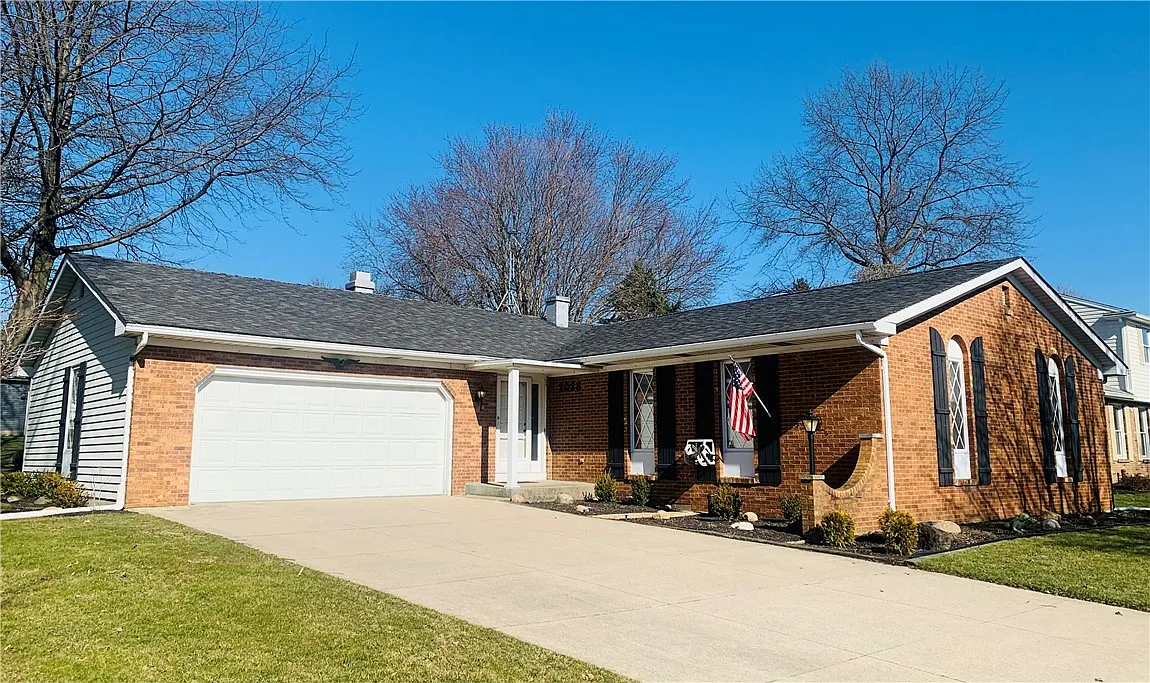 2028 Devon Ln photo 1