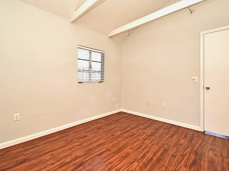 1222 Illinois St — Photo 17