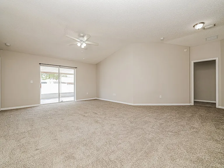 11025 Whittney Chase Dr — Photo 3