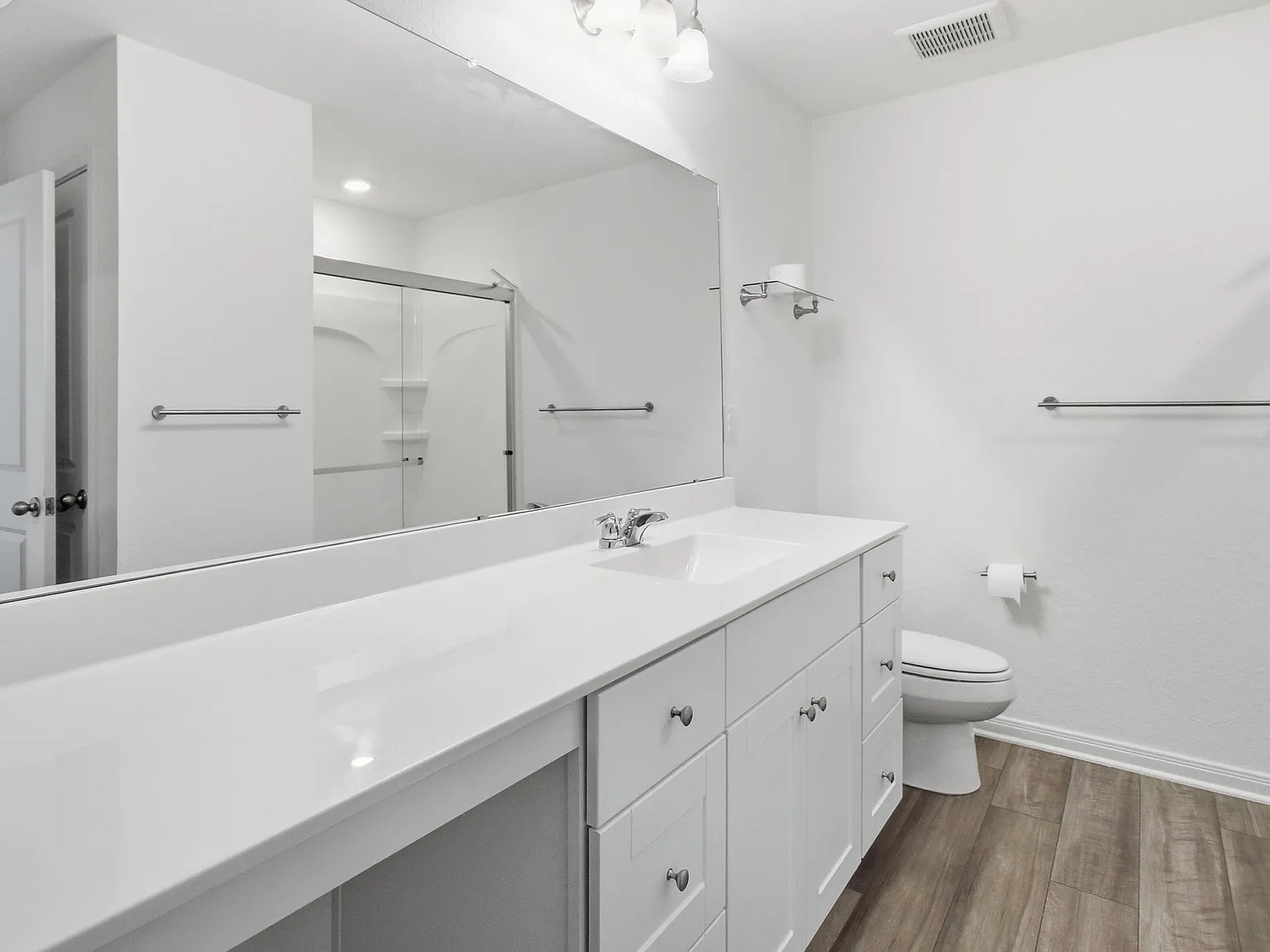 3 bed, 2.5 bath, 2060 sqft, $1,830 — Photo 4