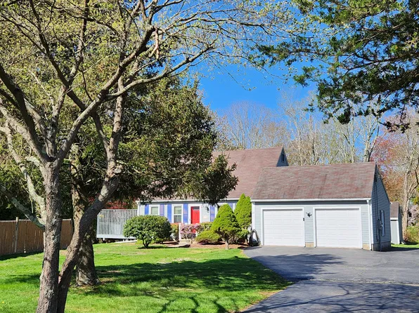 25 Chalker Beach Road, Old Saybrook, CT 06475